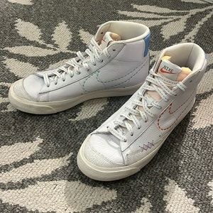 Nike shoes only been worn twice very good condition!